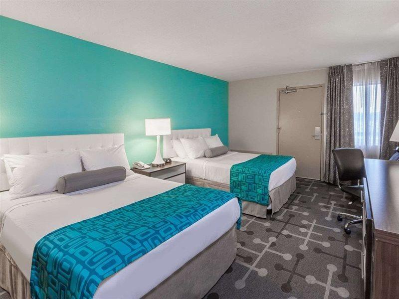 Howard Johnson By Wyndham Romulus Detroit Metro Airport Extérieur photo