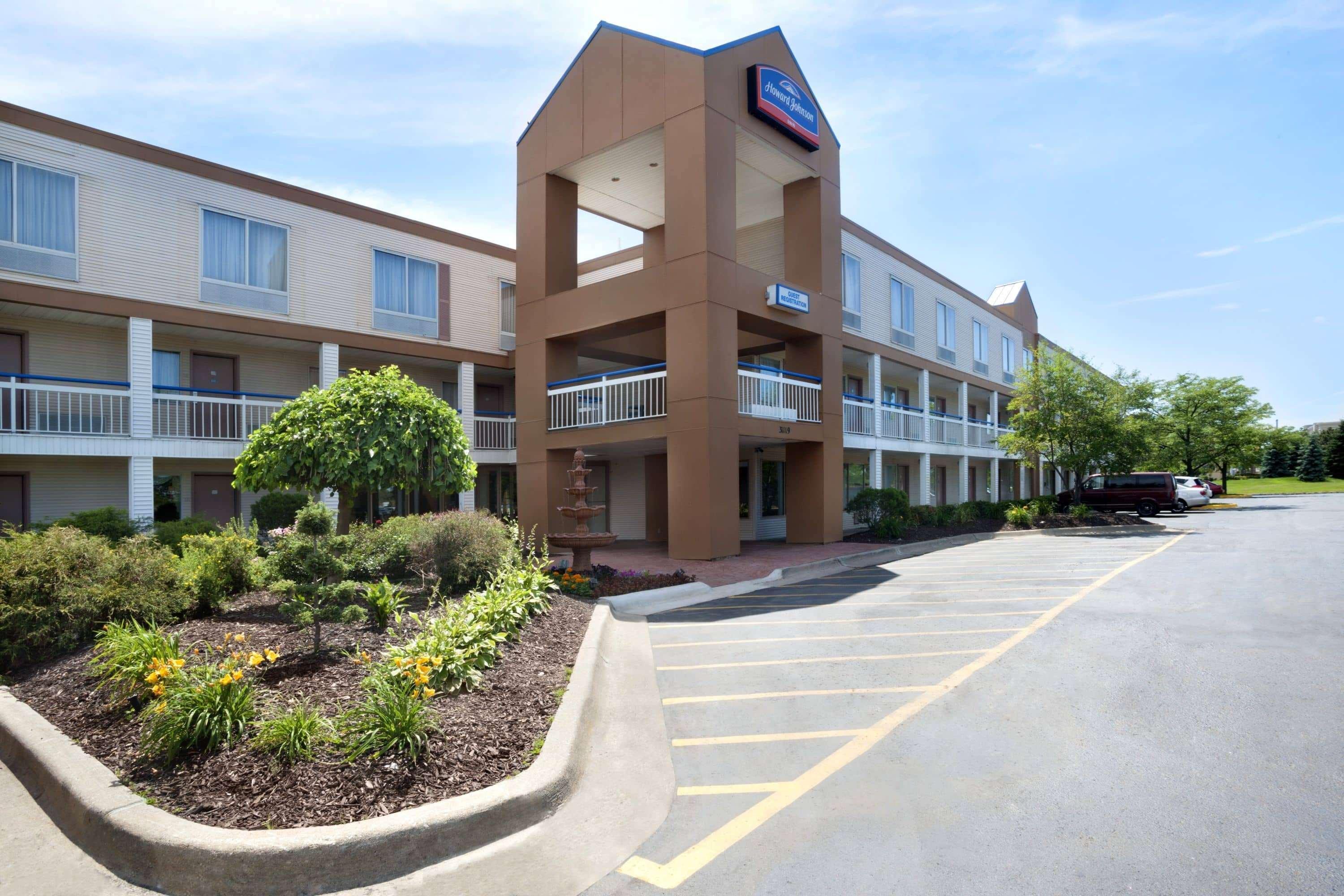Howard Johnson By Wyndham Romulus Detroit Metro Airport Extérieur photo